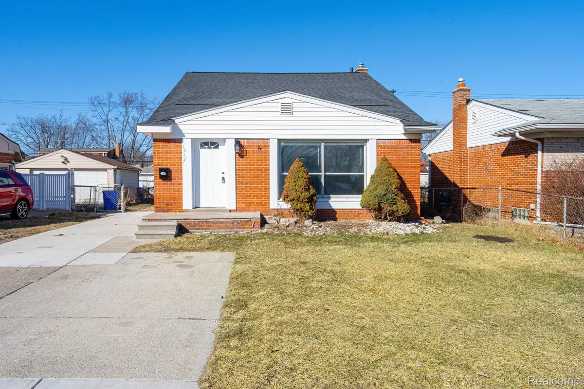 18327 E 13 MILE RD, Fraser, MI 48026 - #1
