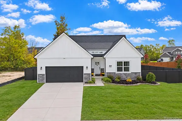 4481 Oak ST, GrandBlanc, MI 48439