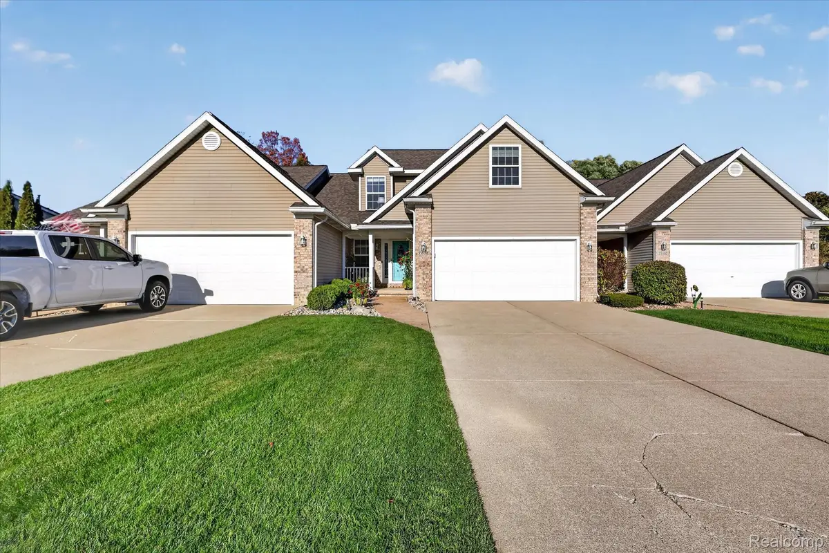 7202 Kings WAY, Flushing, MI 48433 - #1