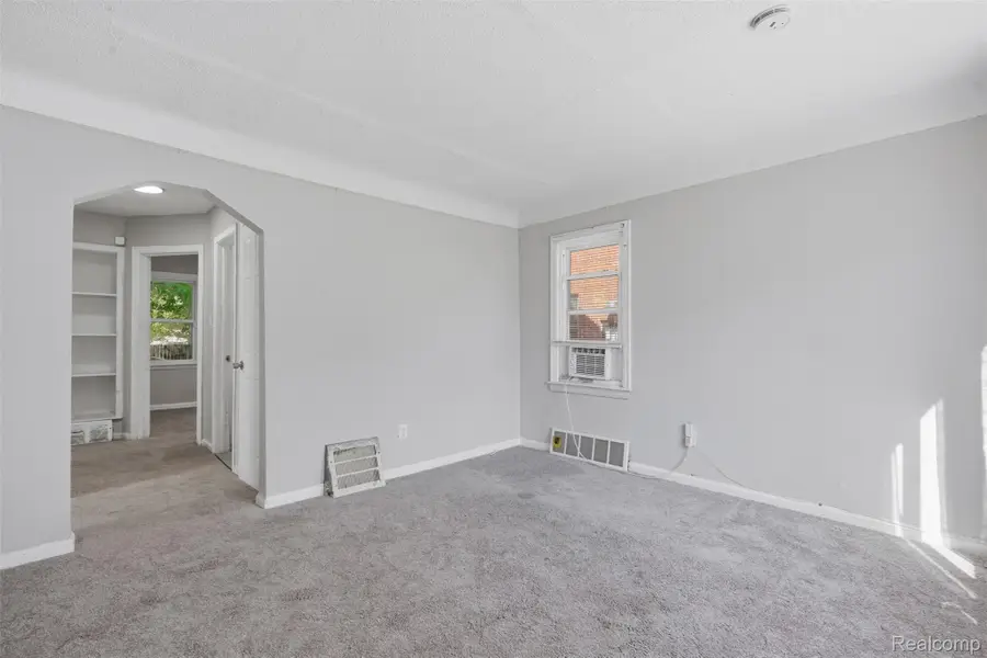 19711 Shields ST, Detroit, MI 48234 - #2