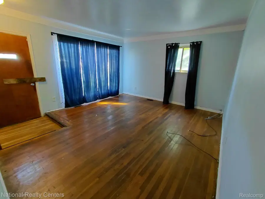 1801 W Hobson AVE, Flint, MI 48504 - #2