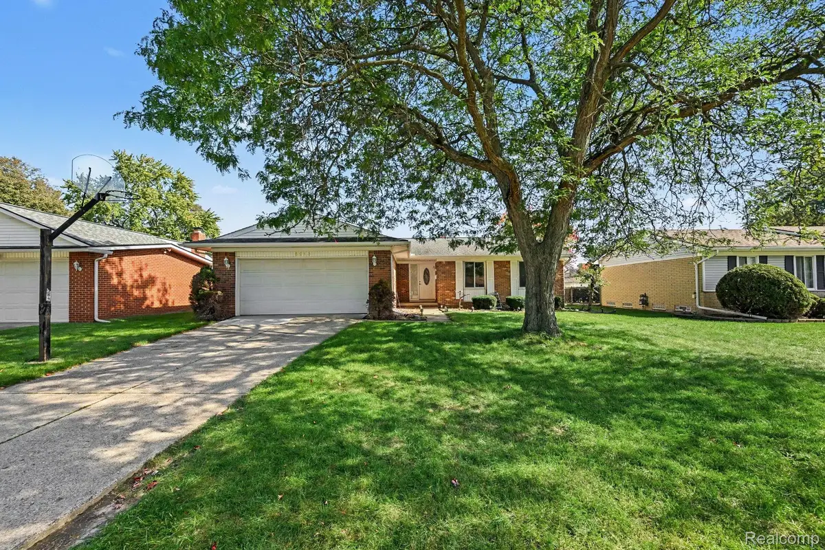6944 Bunkerhill LN, Canton, MI 48187 - #1
