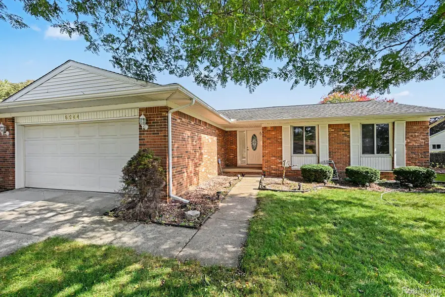 6944 Bunkerhill LN, Canton, MI 48187 - #2