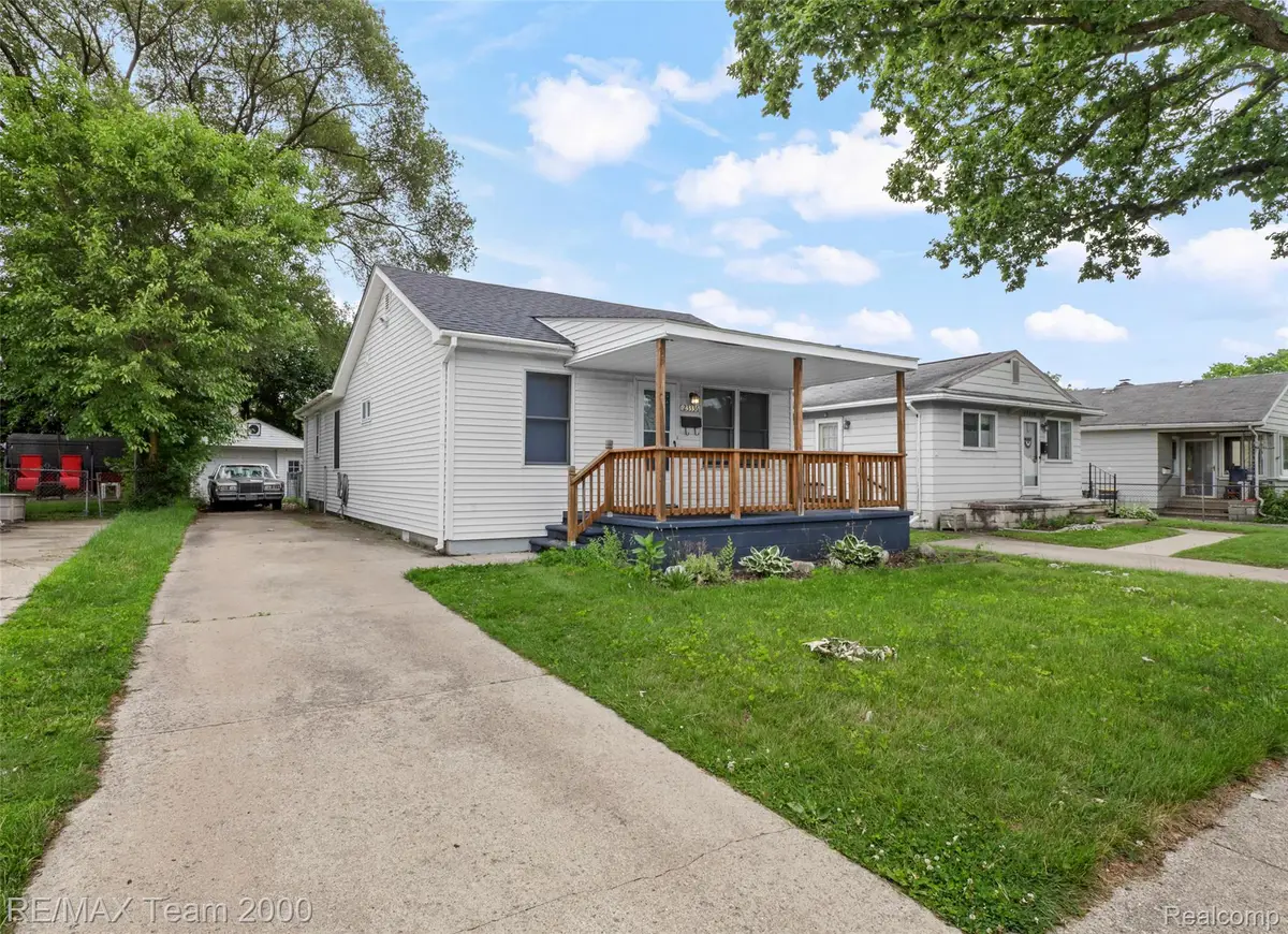23336 Hoover AVE, Hazel Park, MI 48030 - #1