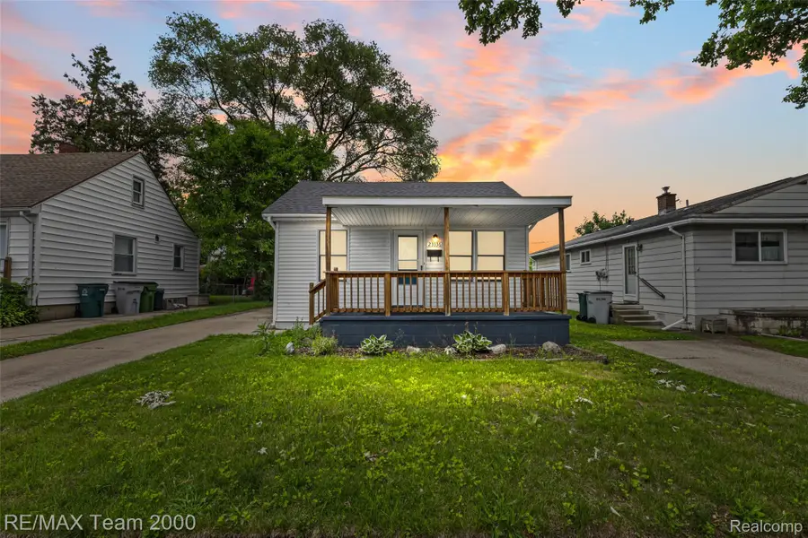 23336 Hoover AVE, Hazel Park, MI 48030 - #2