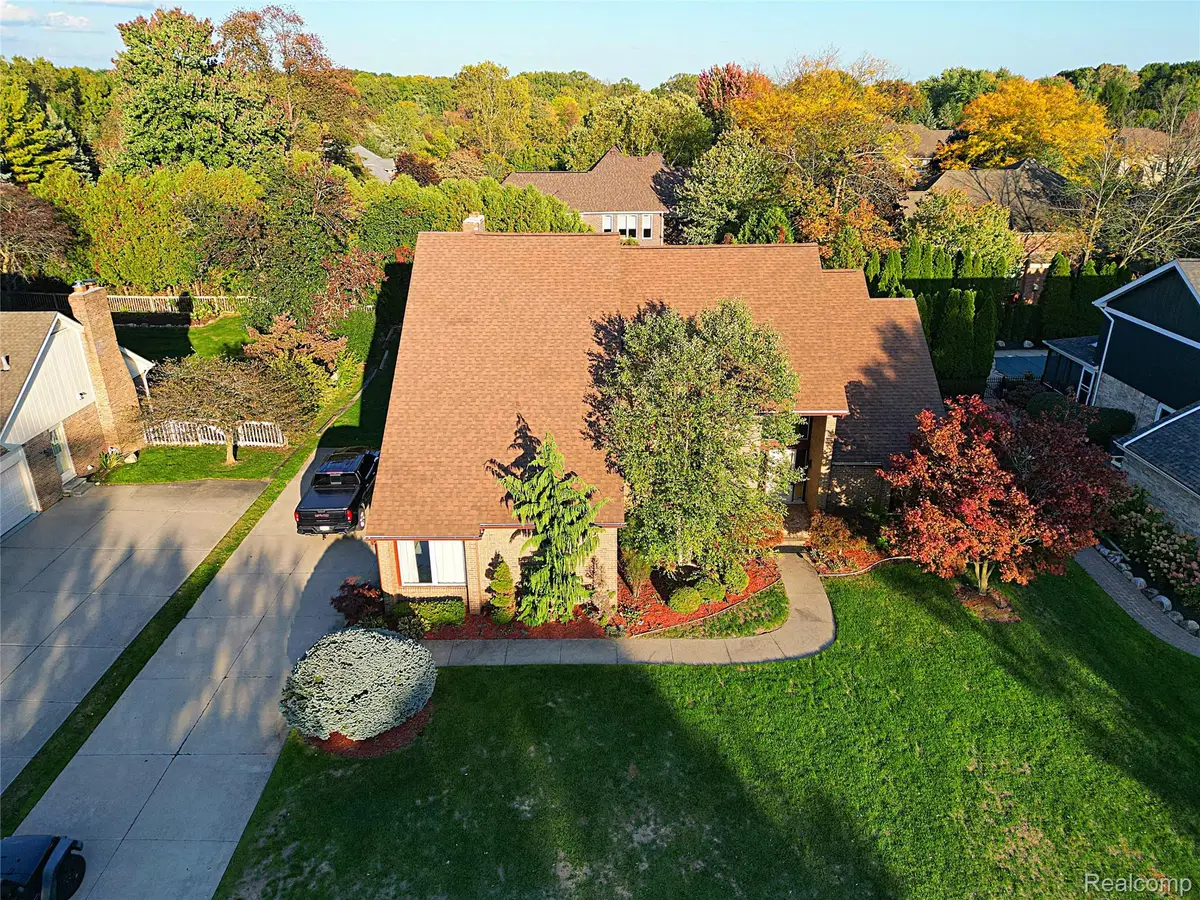29886 Fox Club DR, Farmington Hills, MI 48331 - #1