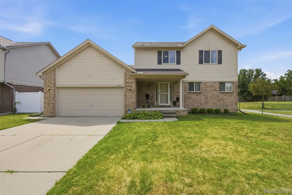 15770 E 14 Mile RD, Fraser, MI 48026 - #1
