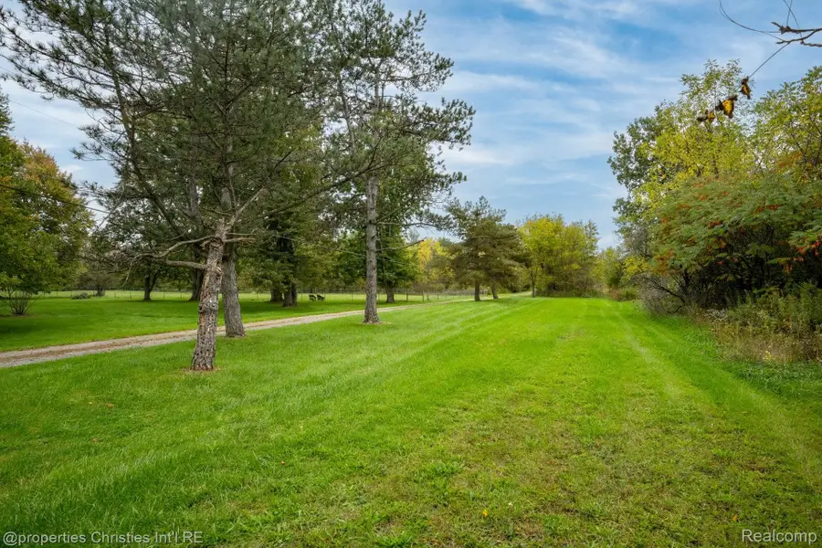 10710 7 Mile RD, Northville, MI 48167 - #2