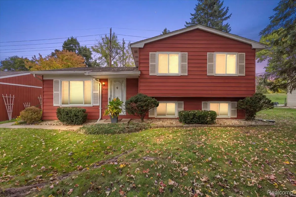 4044 Saginaw TRL, Waterford, MI 48329 - #1