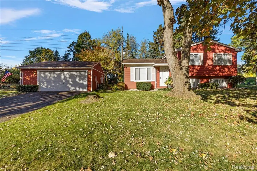 4044 Saginaw TRL, Waterford, MI 48329 - #3