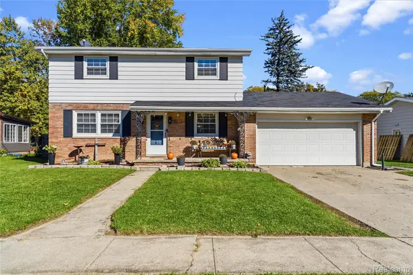 1019 Clearview DR, Flushing, MI 48433