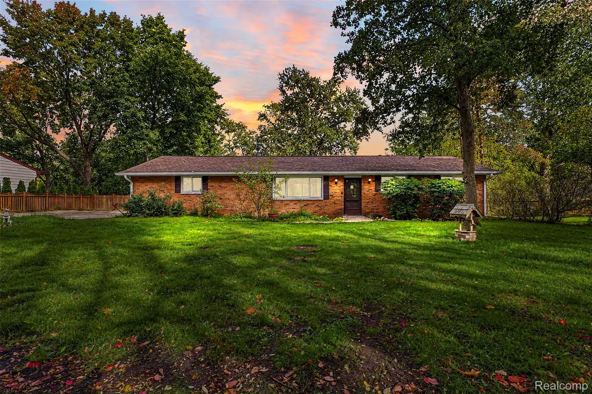 4261 Bankside AVE, West Bloomfield, MI 48323 - #1