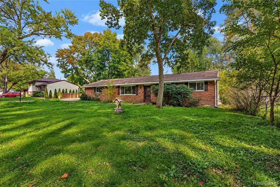 4261 Bankside AVE, West Bloomfield, MI 48323 - #3