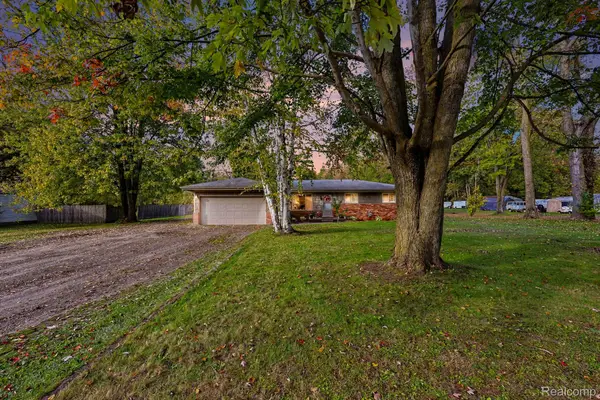 6266 Genaw RD, Cottrellville, MI 48039