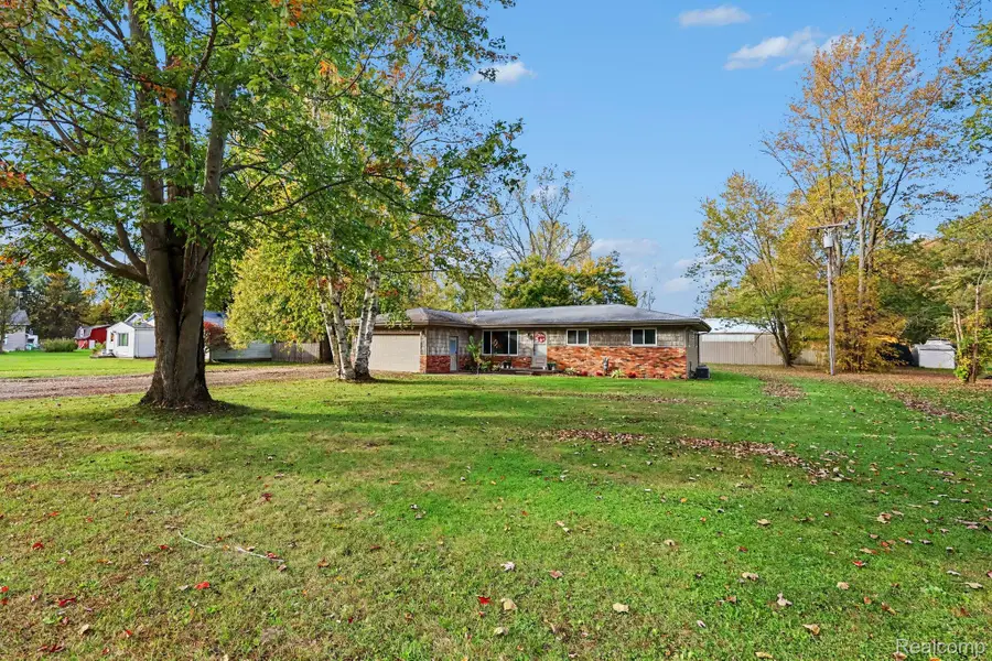 6266 Genaw RD, Cottrellville, MI 48039 - #2