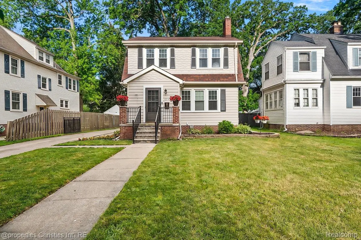 1033 Maplegrove AVE, Royal Oak, MI 48067 - #1