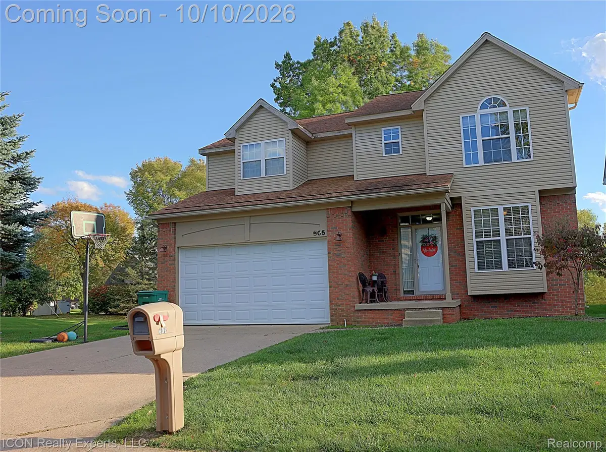 805 Calgary ST, Auburn Hills, MI 48326 - #1