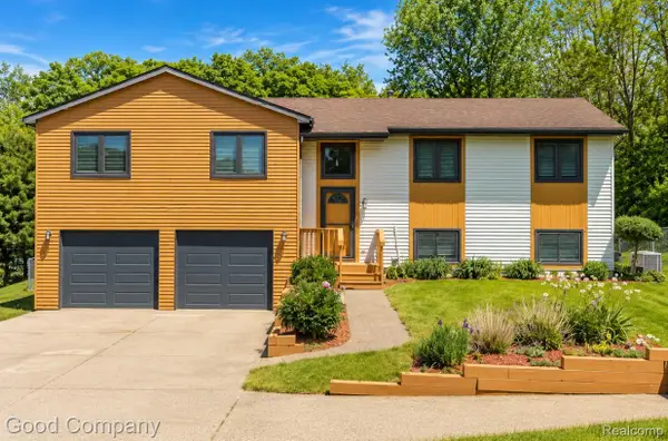 5410 Edgar RD, Clarkston, MI 48346