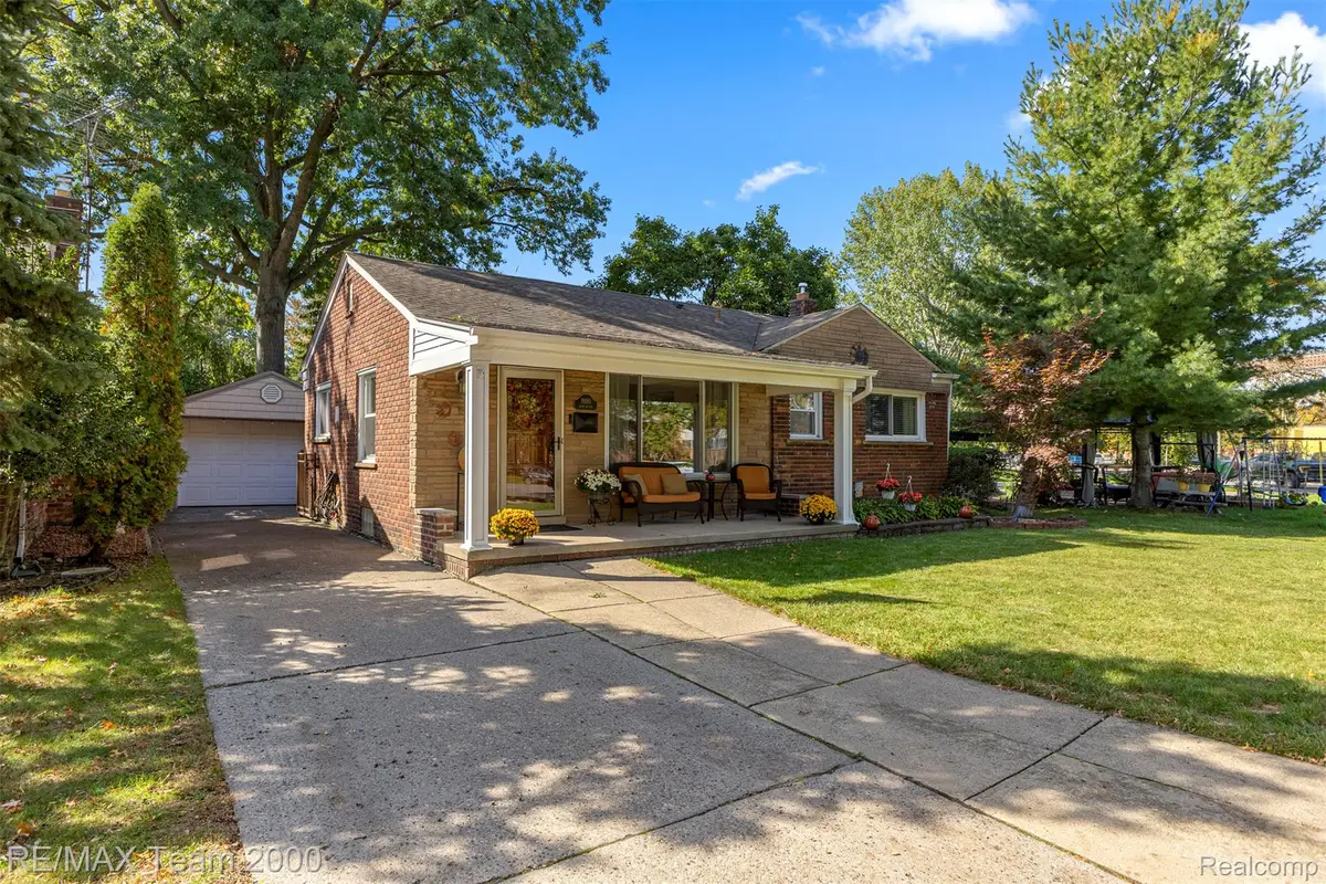 19195 Snow AVE, Dearborn, MI 48124 - #1