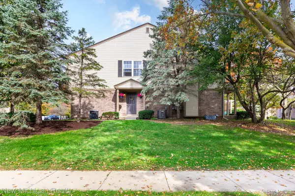 3048 Forest Creek CT  # 48, AnnArbor, MI 48108
