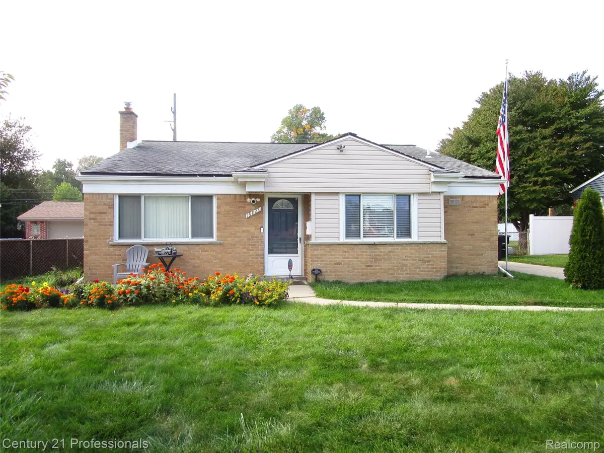 19823 Weyher ST, Livonia, MI 48152 - #1