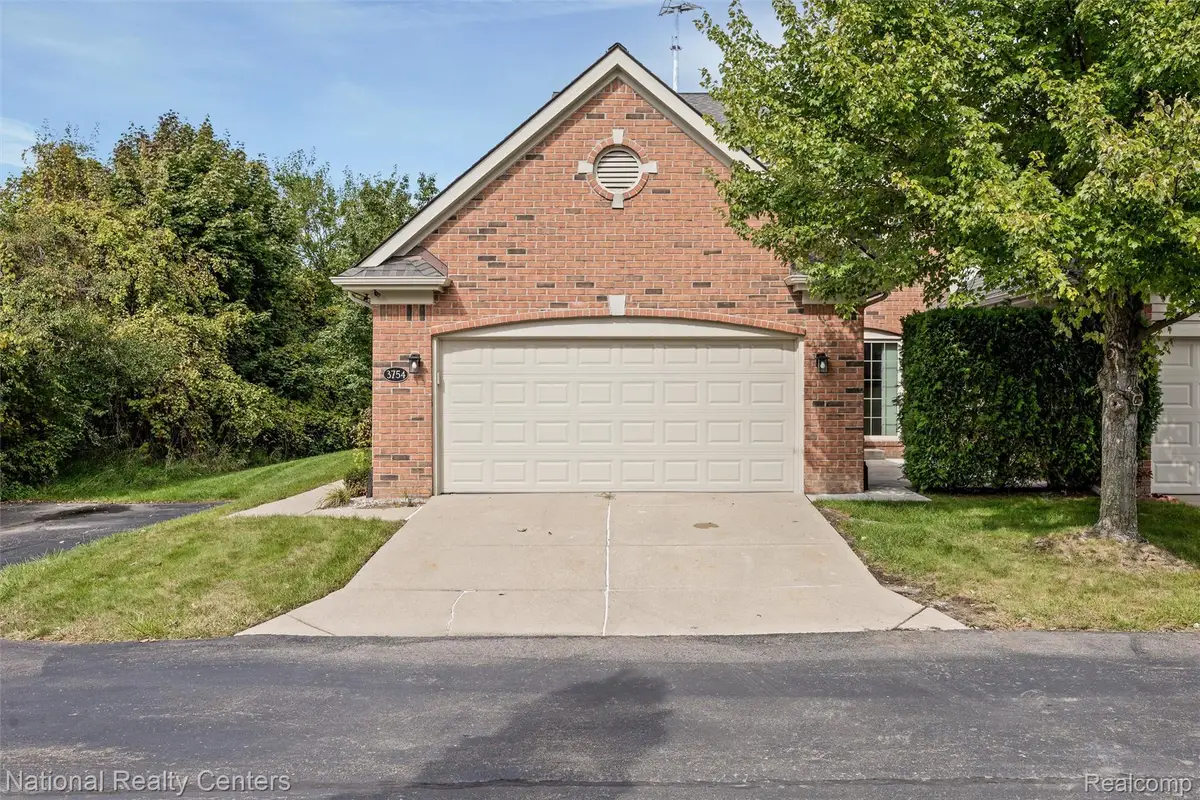 3754 Knightbridge CIR, Sterling Heights, MI 48314 - #1