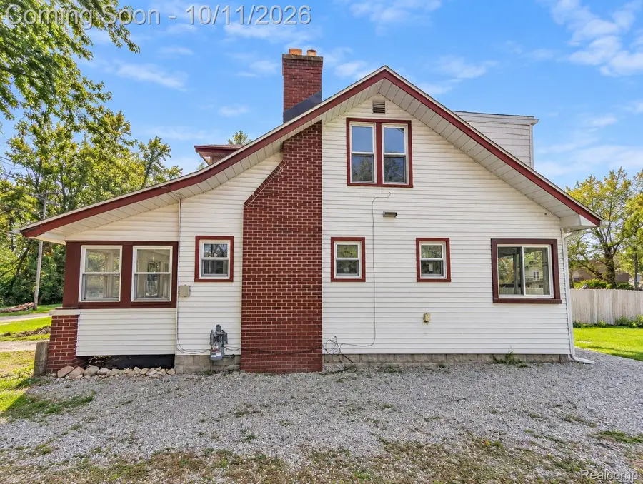 35330 Lake DR, Brownstown, MI 48173 - #3