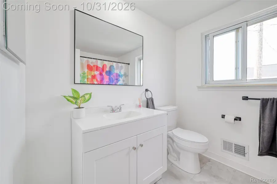 29044 Manchester ST, Westland, MI 48185 - #3