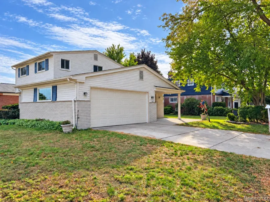 14193 Arden ST, Livonia, MI 48154 - #2