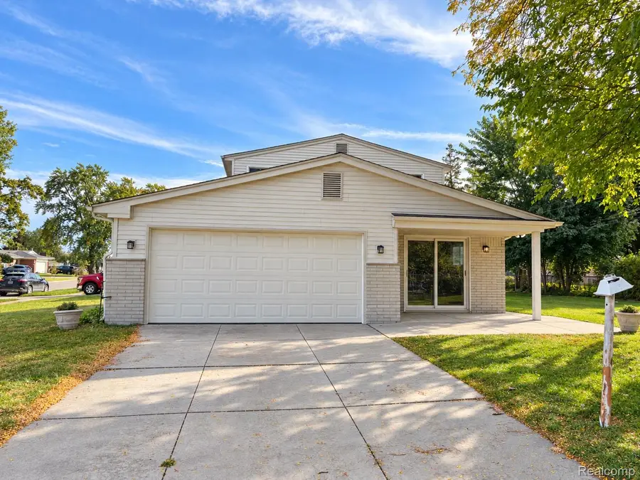 14193 Arden ST, Livonia, MI 48154 - #3