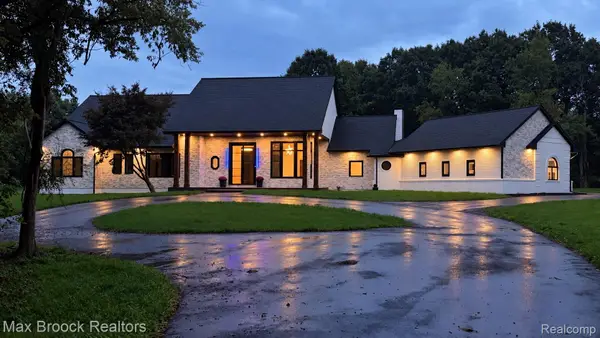 4597 Clarkston RD, Clarkston, MI 48348
