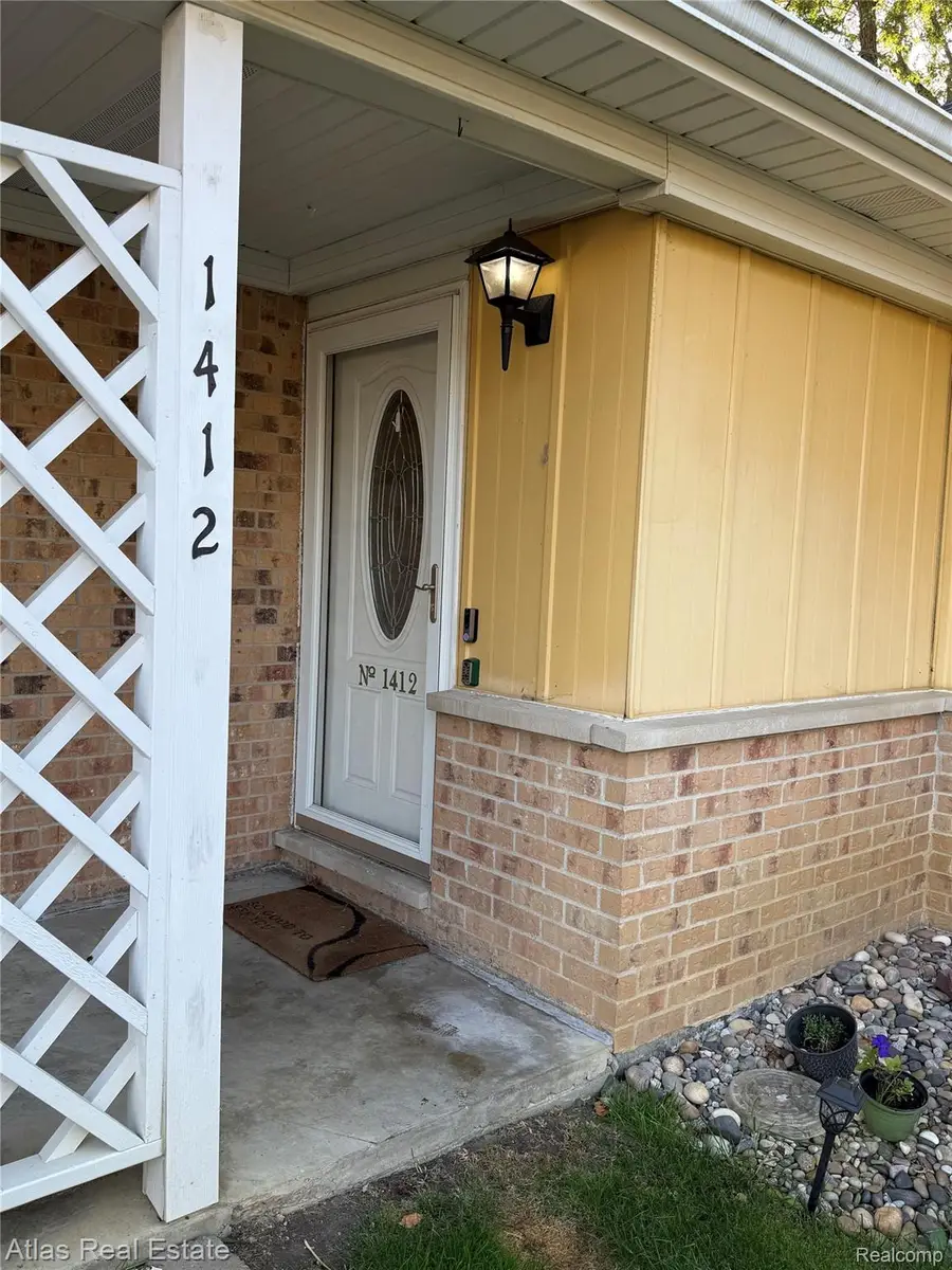 1412 Westbury DR, Davison, MI 48423 - #2