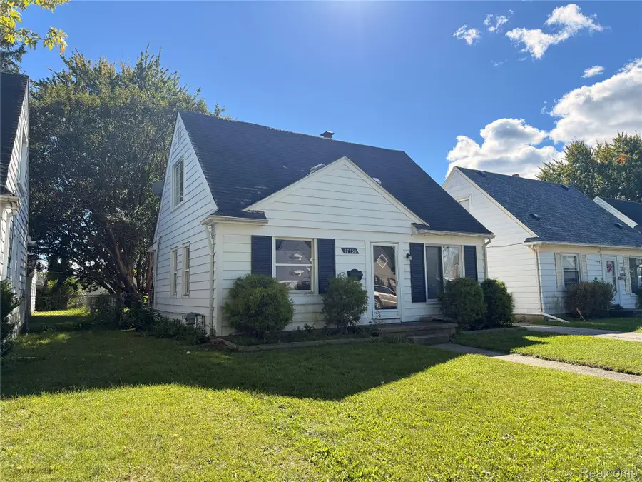 17750 Lincoln AVE, Eastpointe, MI 48021 - #2