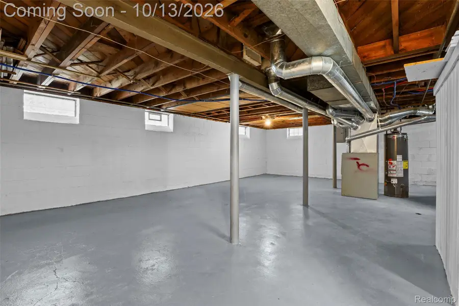 6762 Greenview AVE E, Detroit, MI 48228 - #3