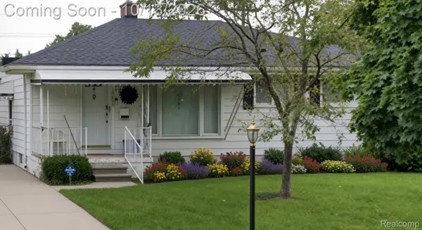 28062 Sheridan ST N, GardenCity, MI 48135