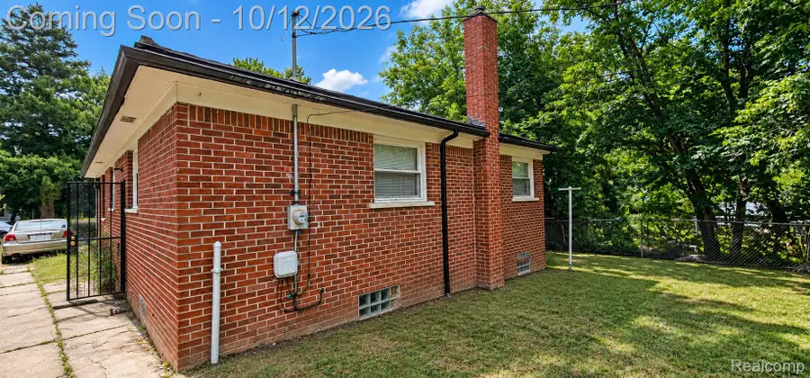 19325 Albany ST, Detroit, MI 48234 - #2