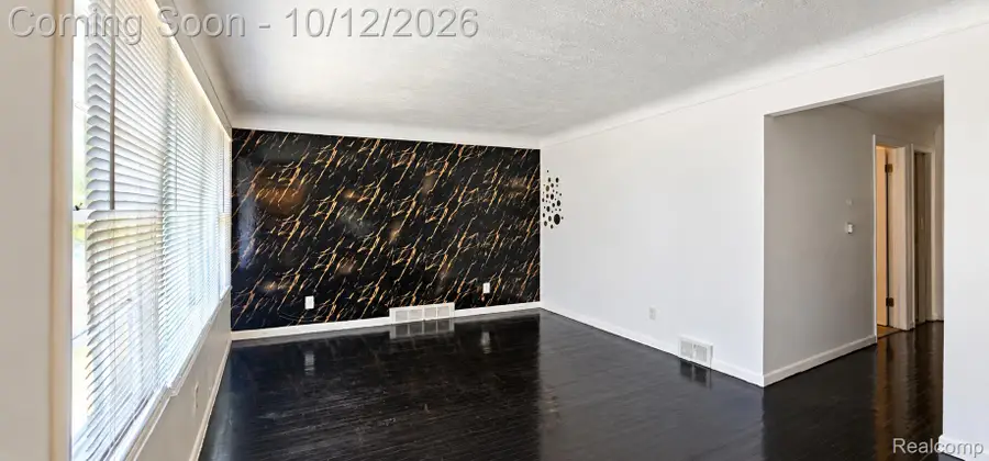 19325 Albany ST, Detroit, MI 48234 - #3