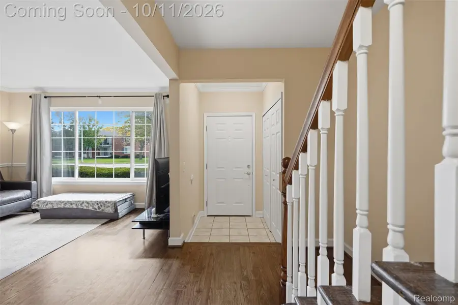 429 Fox Hills DR N, Bloomfield, MI 48304 - #3