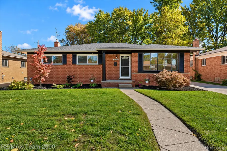 14370 Alexander ST, Livonia, MI 48154 - #2