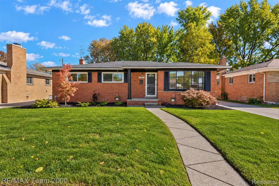 14370 Alexander ST, Livonia, MI 48154 - #3