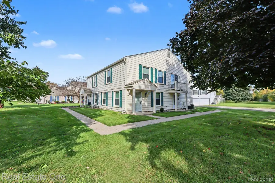 2755 Fox Hollow CT, Orion, MI 48360 - #3