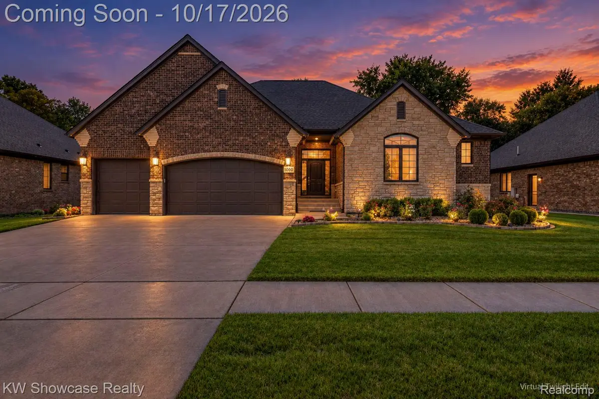 1060 Birkshire RDG, Rochester Hills, MI 48307 - #1