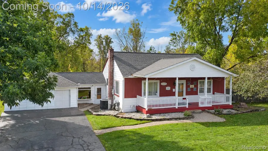 6383 Bristol RD, Swartz Creek, MI 48473 - #3