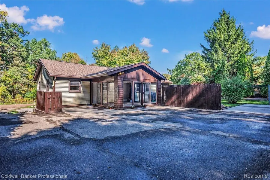 2281 Judah RD, Orion, MI 48359 - #3