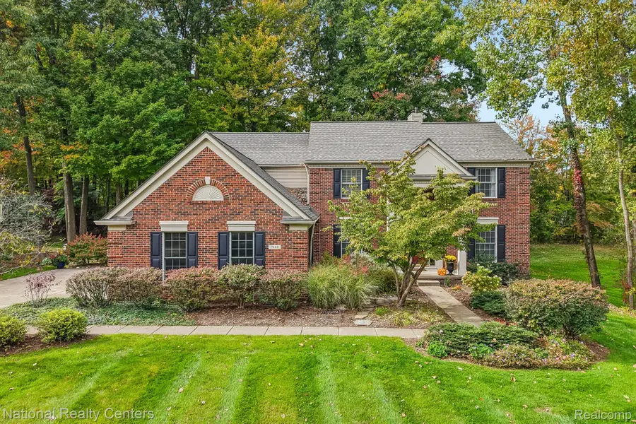 7480 Wyngate DR, Clarkston, MI 48348 - #2