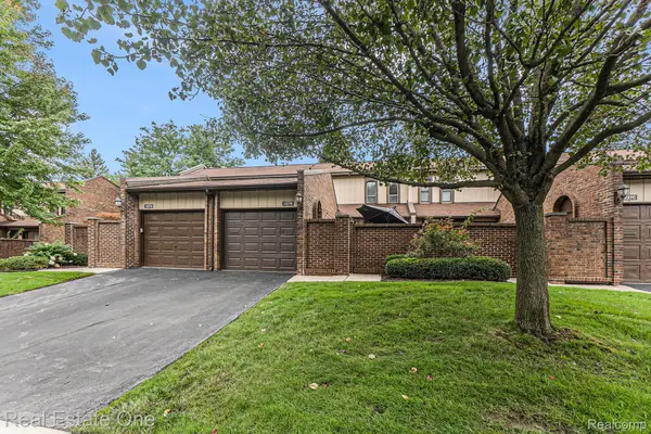 1227 KIRTS BLVD  # B, Troy, MI 48084