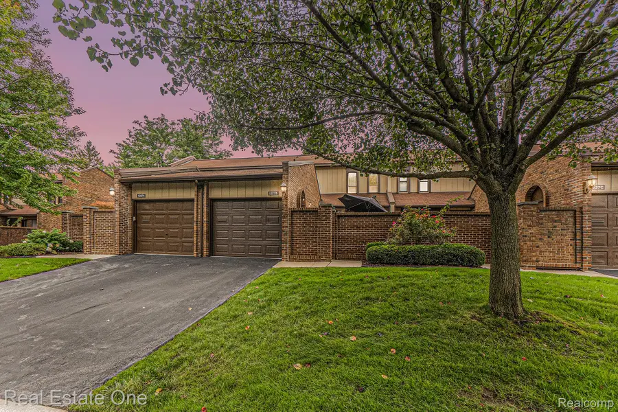 1227 KIRTS BLVD  # B, Troy, MI 48084 - #2