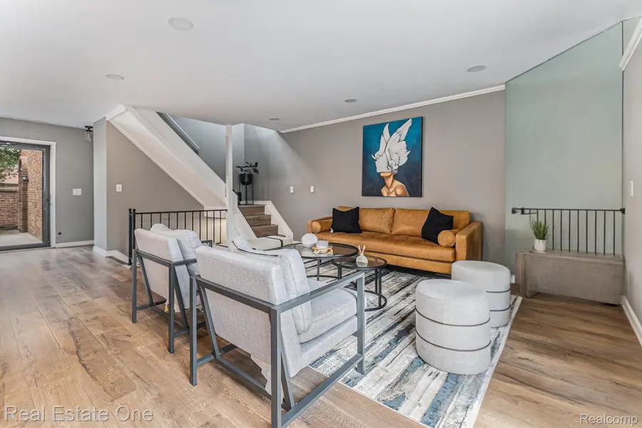 1227 KIRTS BLVD  # B, Troy, MI 48084 - #3
