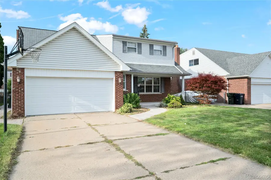 12851 Grand Haven DR, Sterling Heights, MI 48312 - #3