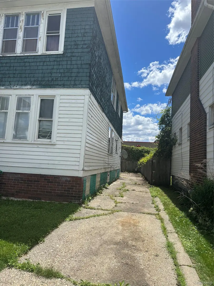2251-53 Clements ST, Detroit, MI 48238 - #2